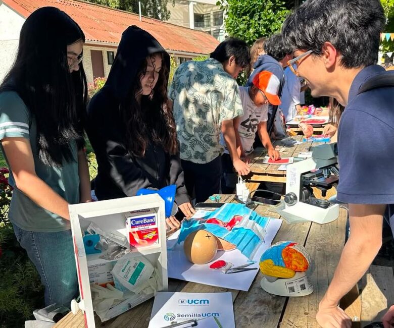 Estudiantes de Semilla UCM comparten sus aprendizajes con la comunidad